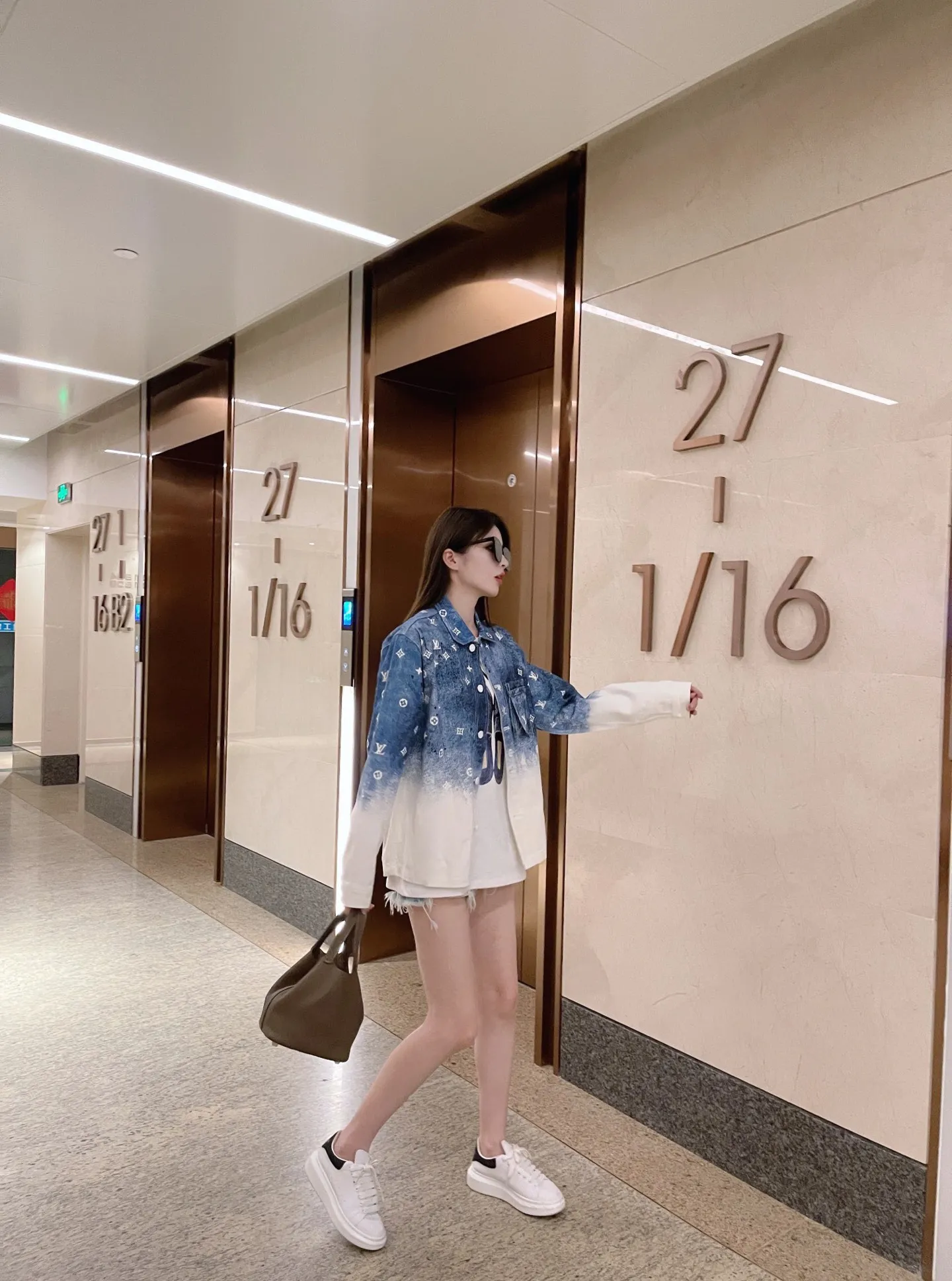 Louis Vuitton/Louis Vuitton Starry Sky Rendering Old Floral Gradient Denim Shirt Jacket